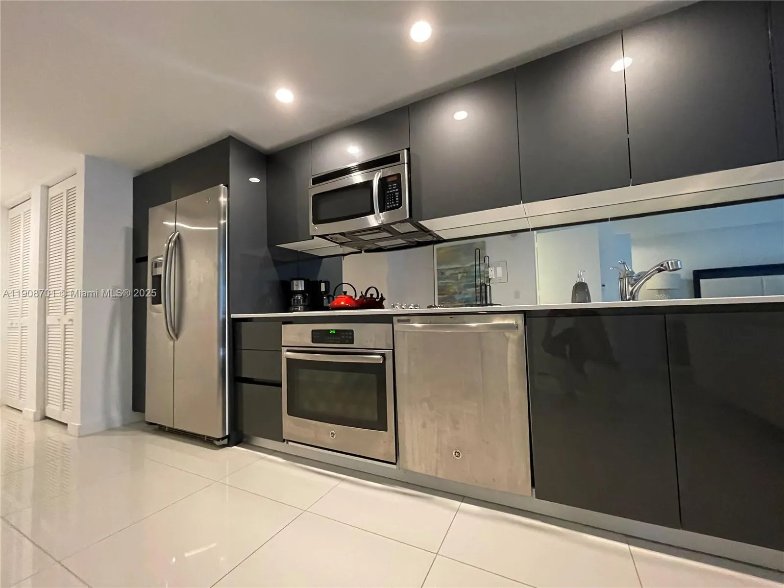 31 SE 6th St # 2503, Miami FL 33131
