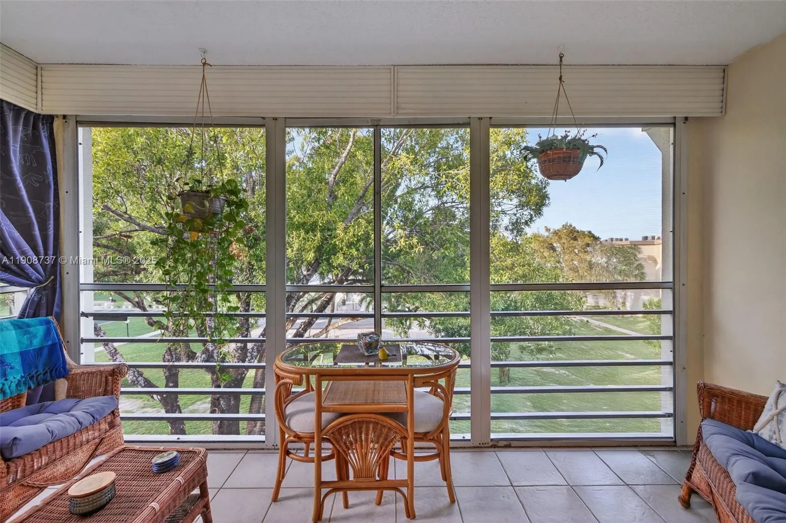 2901 NW 48th Ave # 468, Lauderdale Lakes FL 33313