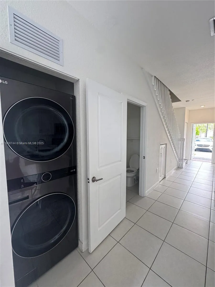 18240 SW 148th Rd # 18240, Miami FL 33187