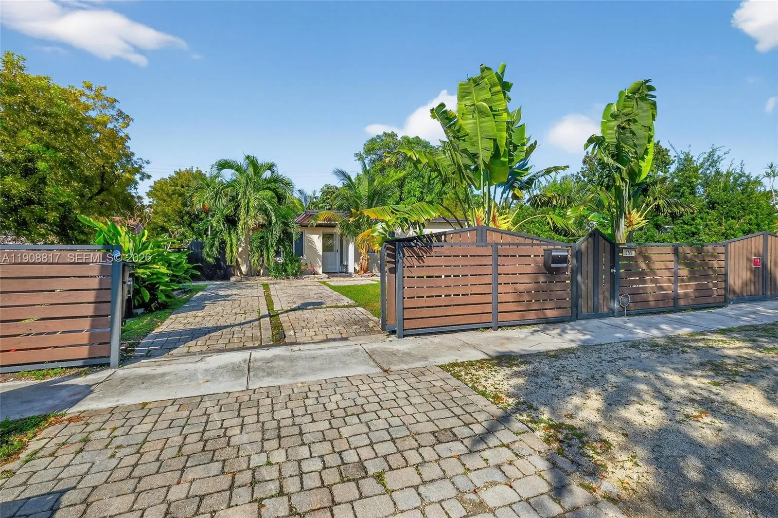 155 NW 124th St, North Miami FL 33168