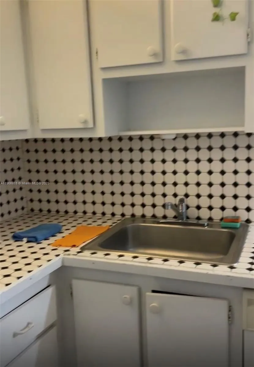 16851 NE 23rd Ave # 519, North Miami Beach FL 33160