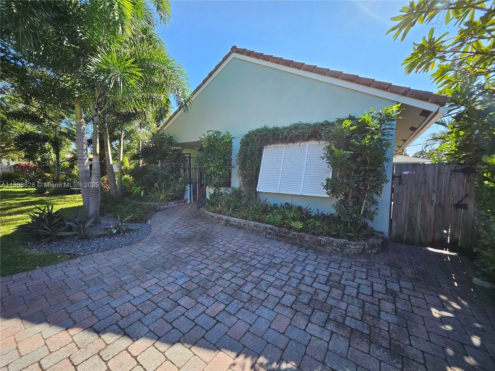 2016 NE 26th Dr, Wilton Manors FL 33306