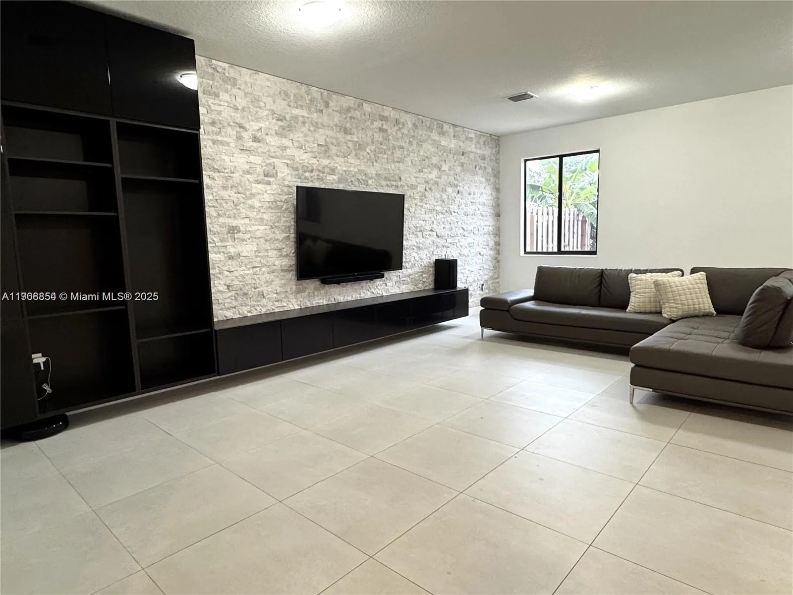 13627 SW 157th Ct, Miami FL 33196