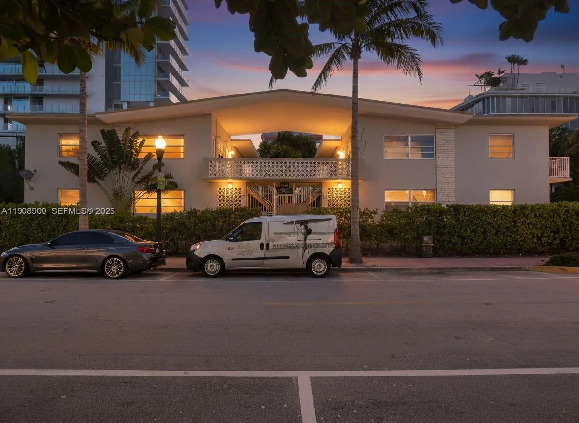 101 Collins Ave # 2, Miami Beach FL 33139