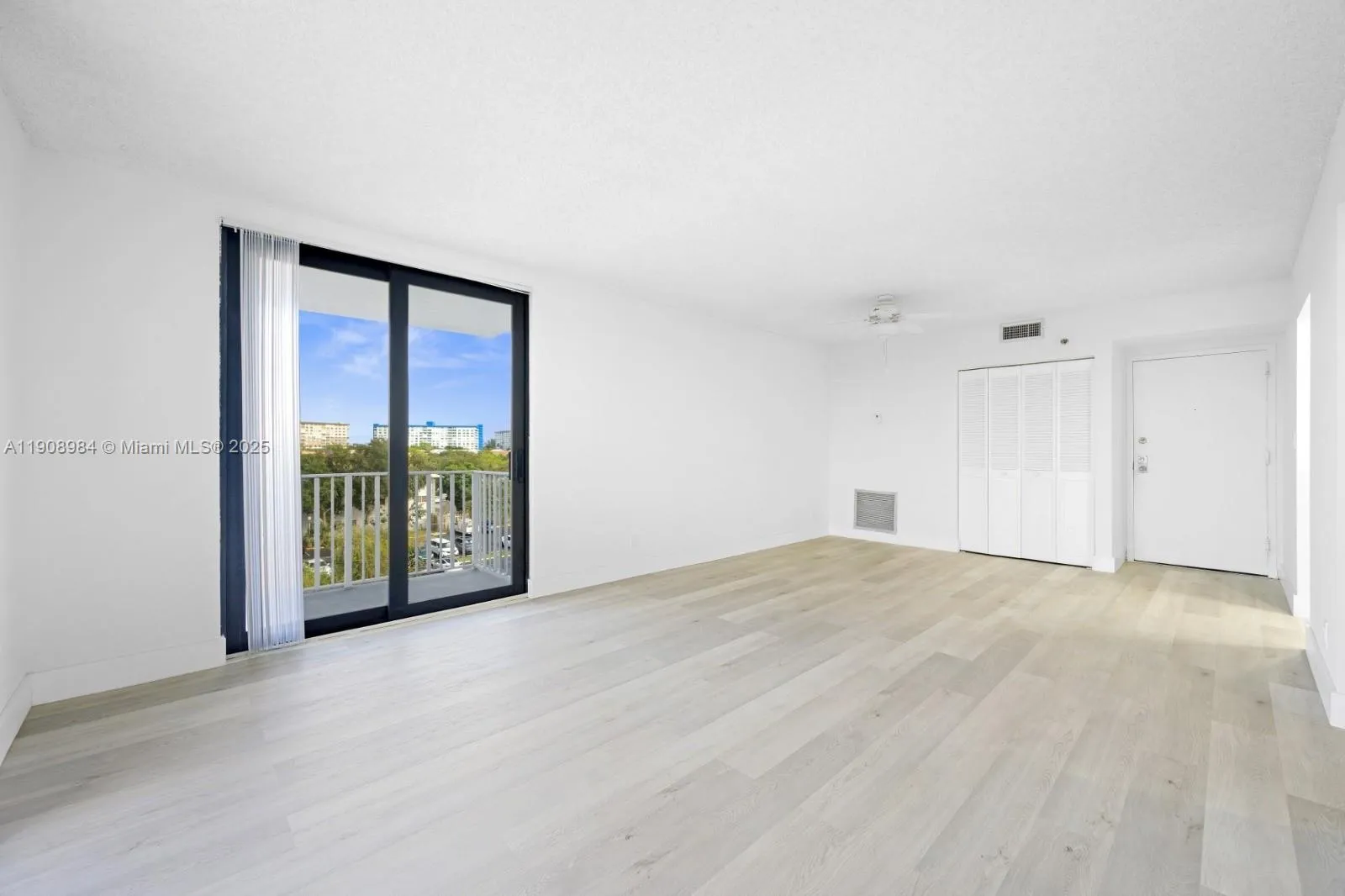 901 Hillcrest Dr # 515, Hollywood FL 33021