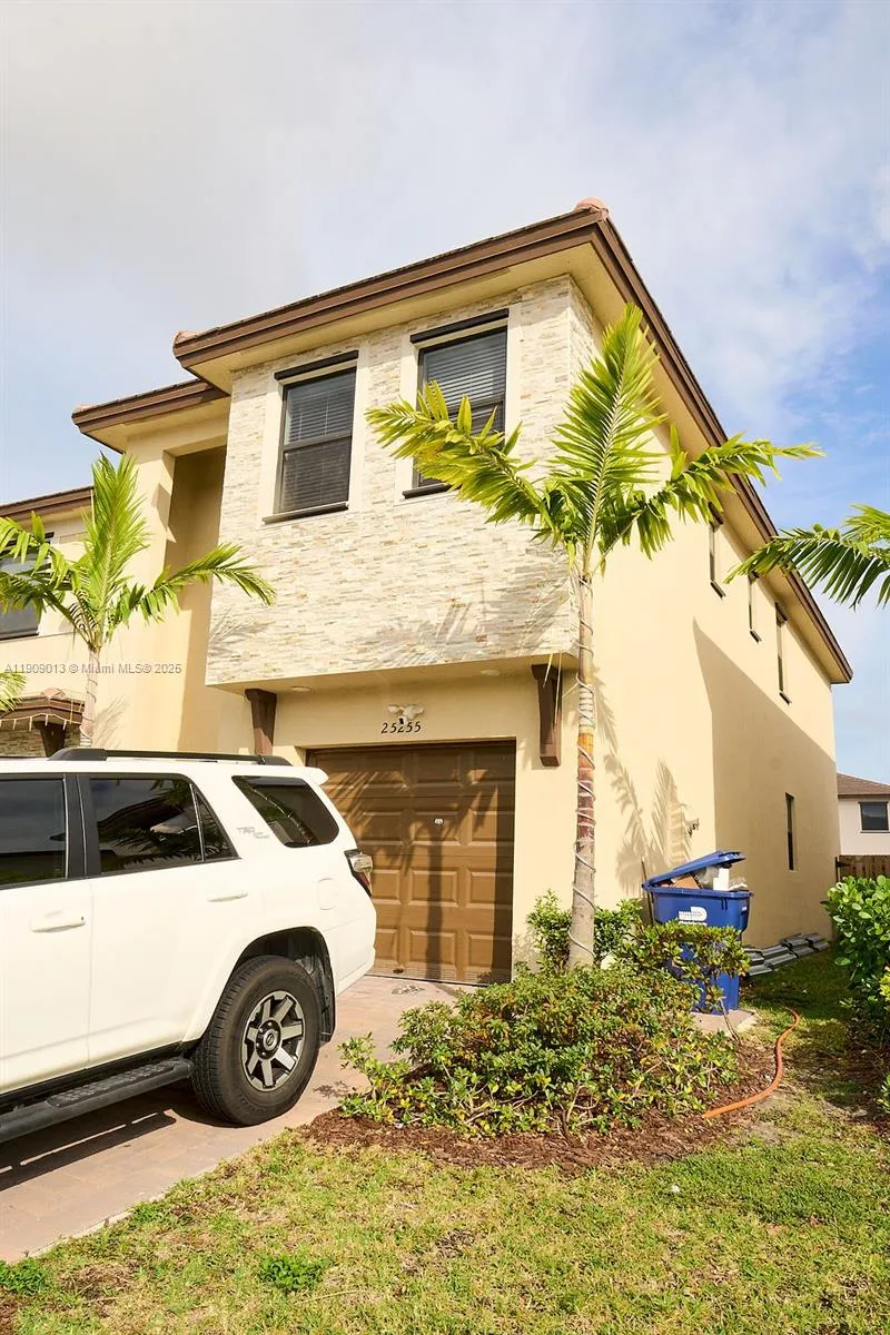 25255 SW 107th Ct, Homestead FL 33032