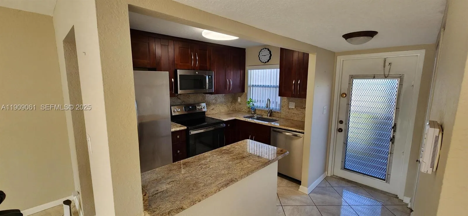 2 bedroom 2 bath for sale at 9620 Sunrise Lakes Blvd # 211, Sunrise FL 33322
