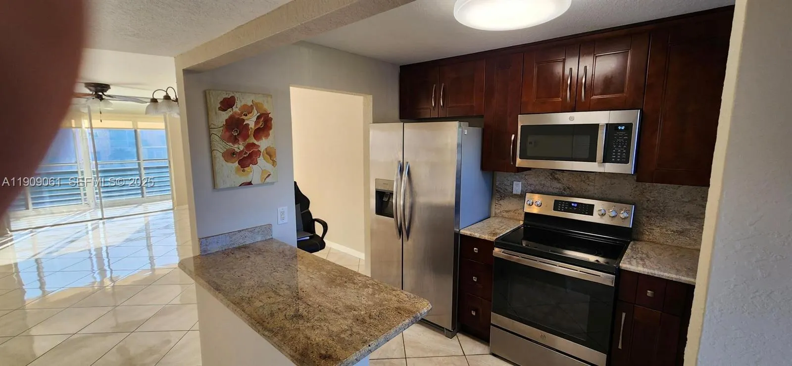 9620 Sunrise Lakes Blvd # 211, Sunrise FL 33322