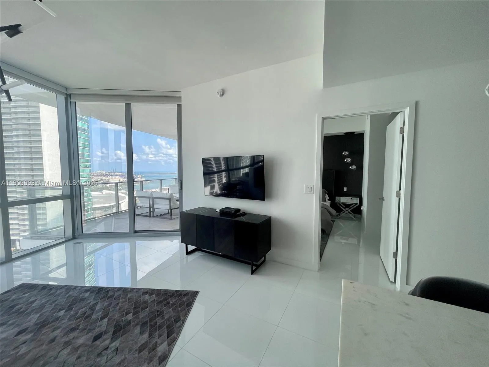 851 NE 1st Ave # 2403, Miami FL 33132