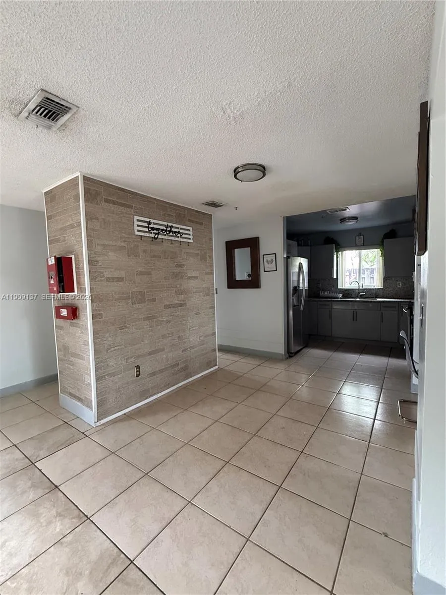 17902 NW 81st Ct, Hialeah FL 33015