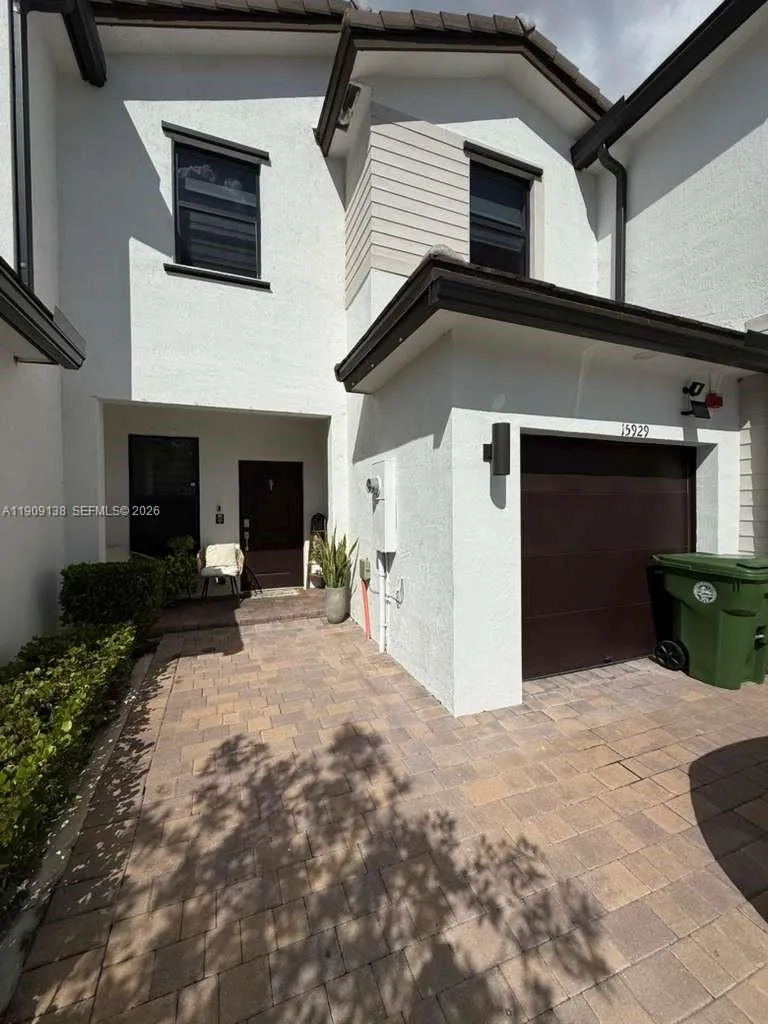 15929 SW 2nd Pl, Pembroke Pines FL 33027