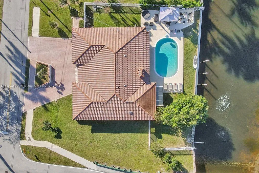 1109 SE 12th St, Deerfield Beach FL 33441