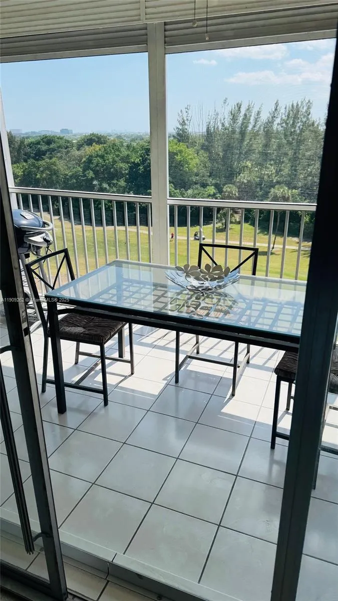 3150 N Palm Aire Dr # 801, Pompano Beach FL 33069