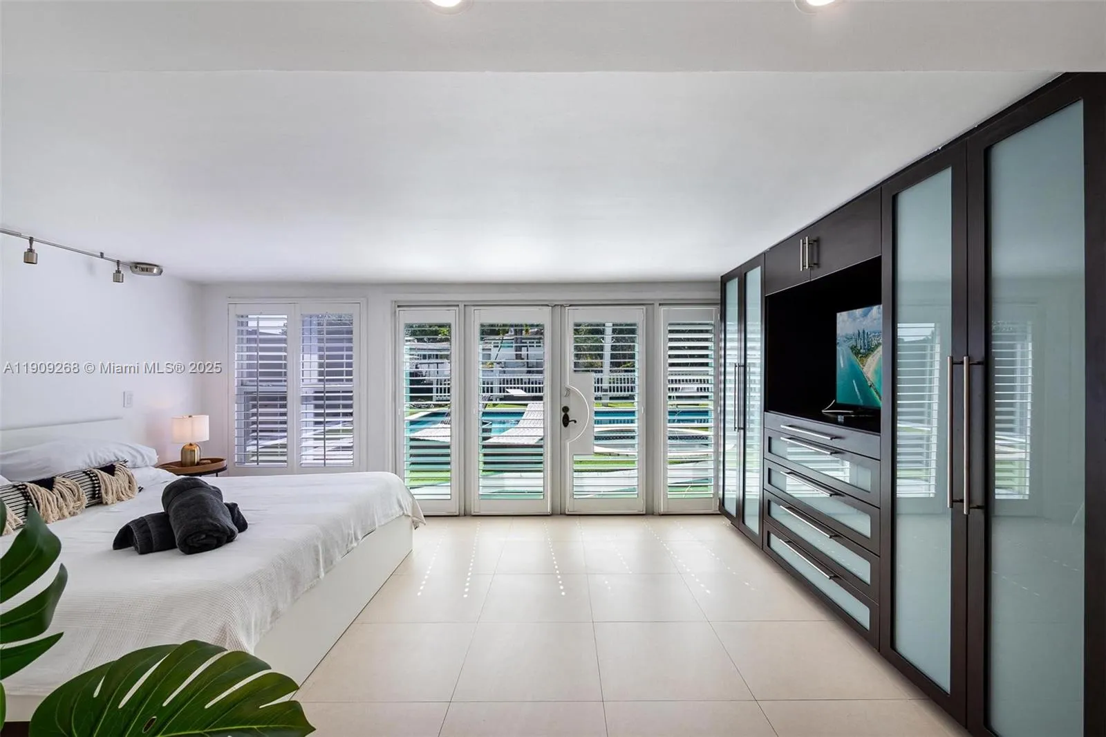 7701 NE 8th Ave, Miami FL 33138