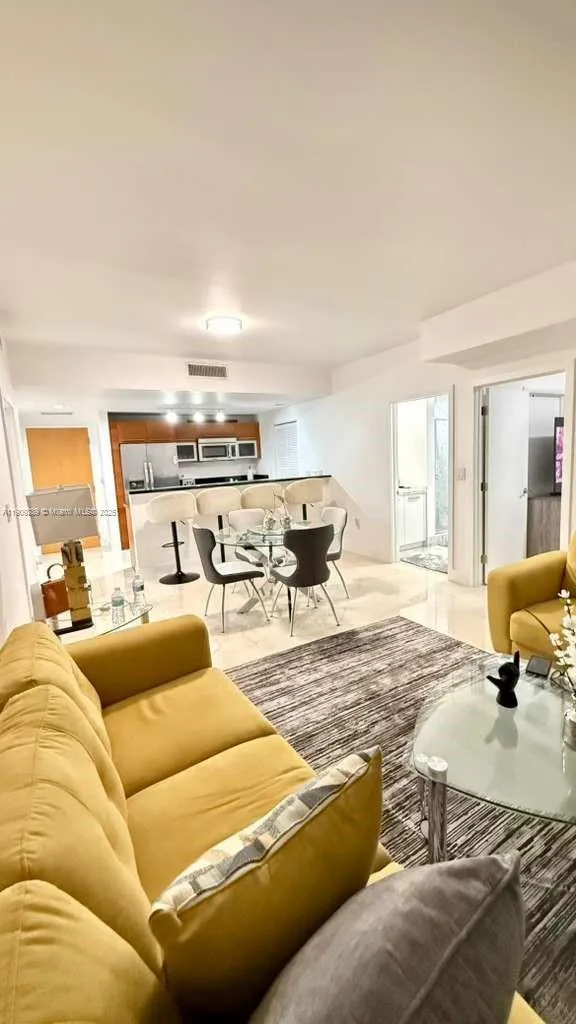 253 NE 2nd St # 1901, Miami FL 33132