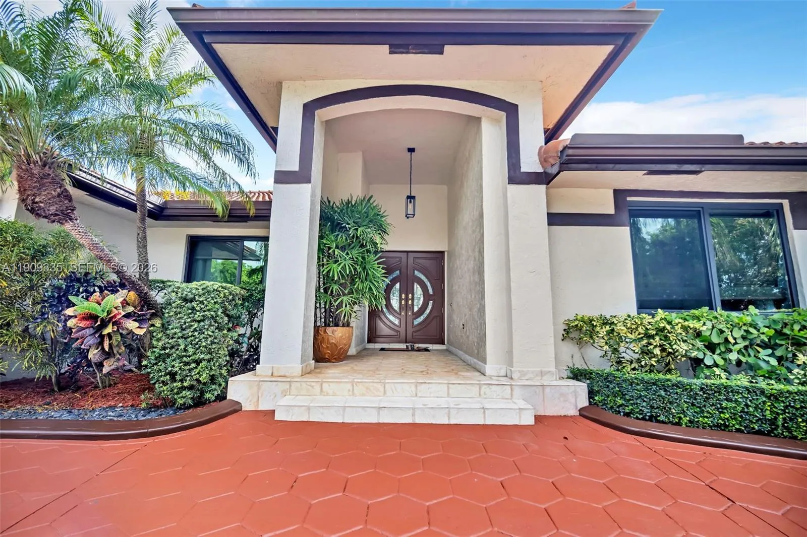 4 bedroom 2 bath for sale at 15462 SW 115th St, Miami FL 33196