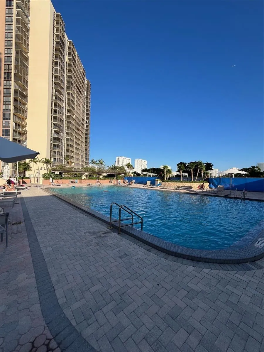 20301 W Country Club Dr # 625, Aventura FL 33180