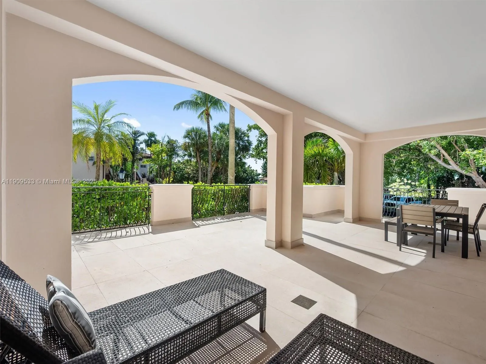 19116 Fisher Island Dr # 19116, Miami Beach FL 33109