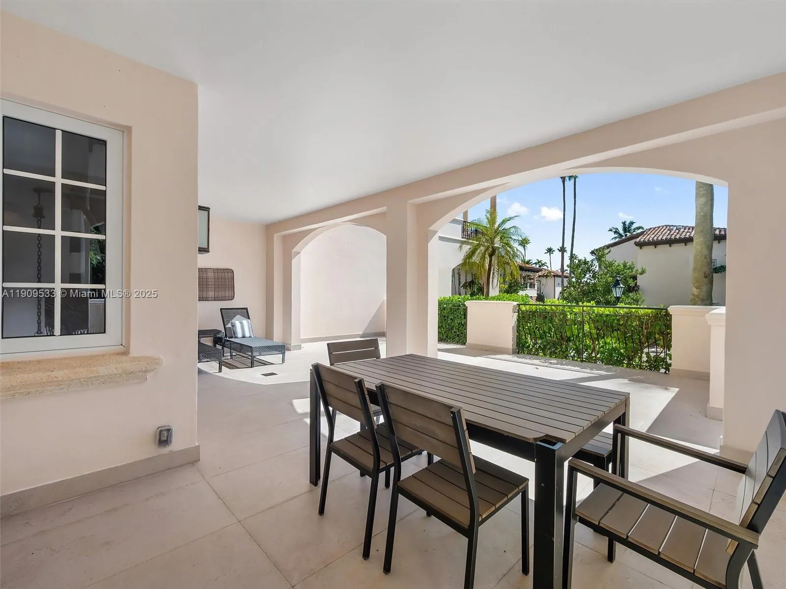 19116 Fisher Island Dr # 19116, Miami Beach FL 33109