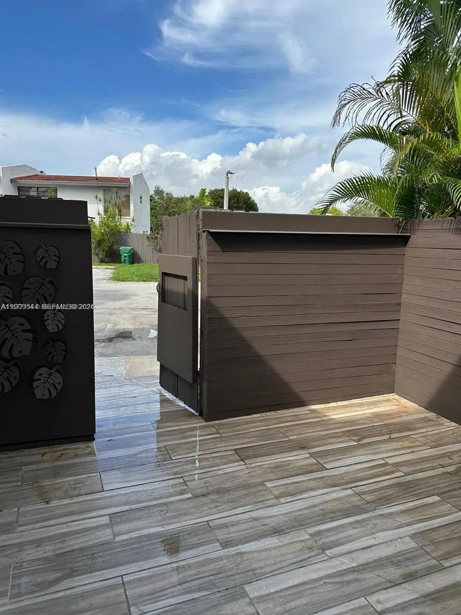 10916 SW 70th Ter, Miami FL 33173