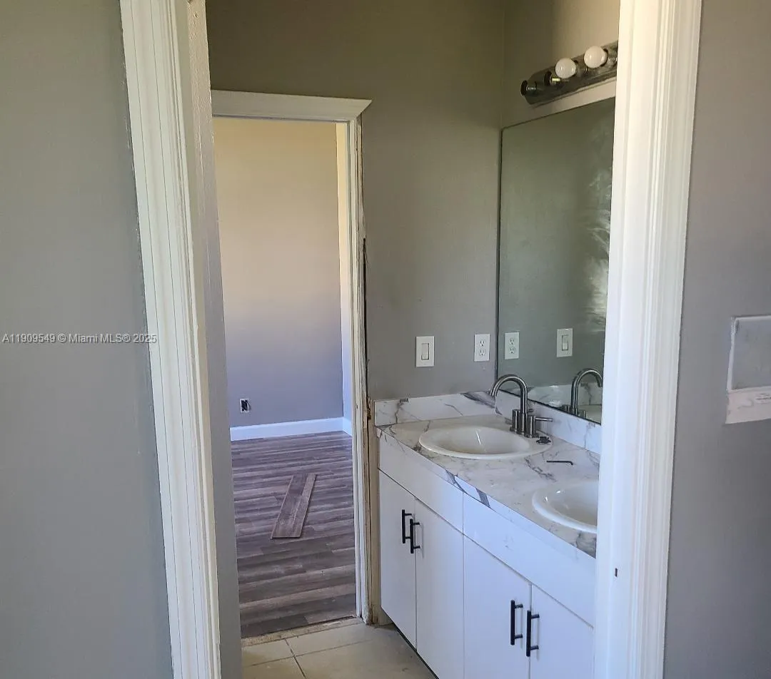1881 SW Elijah Ave, Port St. Lucie FL 34953