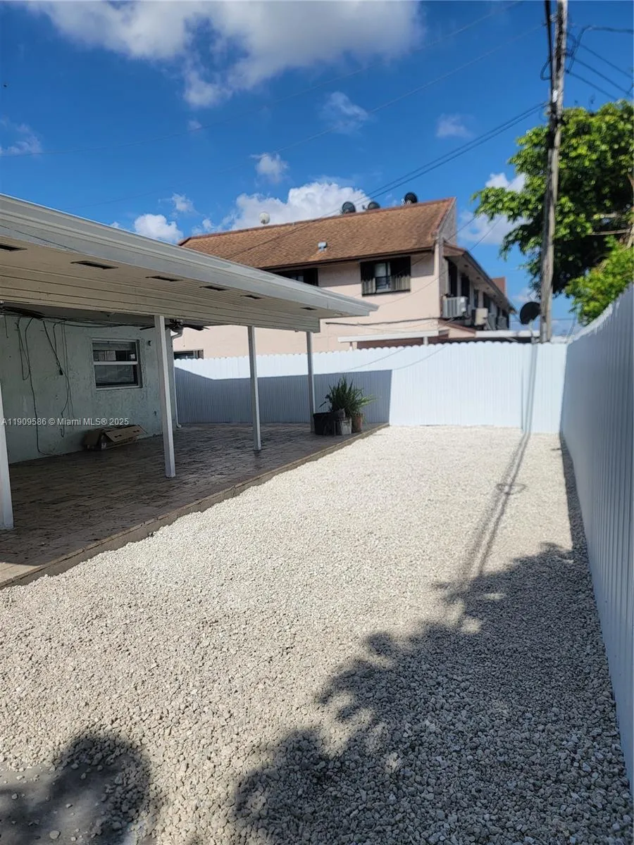 25 E 53rd Ter, Hialeah FL 33013