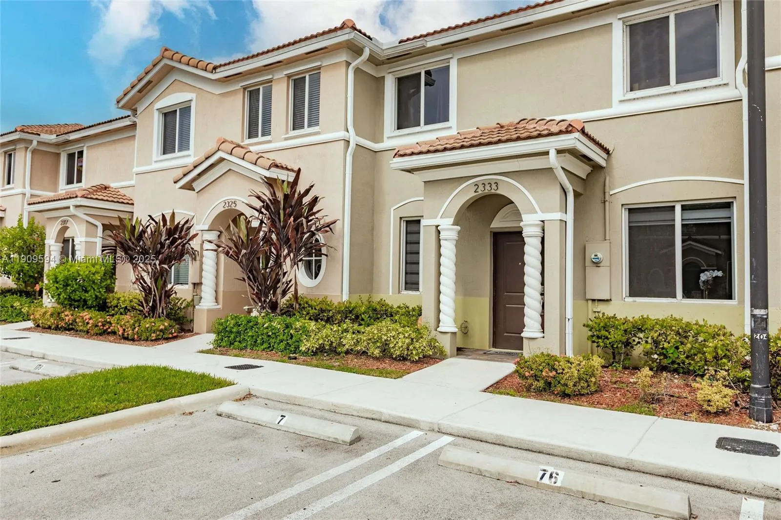 3 bedroom 2 bath for sale at 2333 SE 10th St, Homestead FL 33035