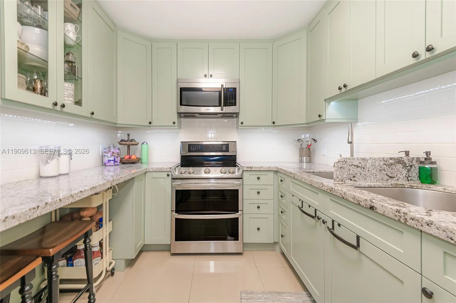2 bedroom 2 bath for sale at 5750 Collins Ave # 3J, Miami Beach FL 33140