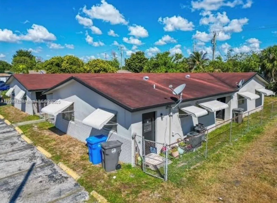 4141 SW 20th St # 5, West Park FL 33023