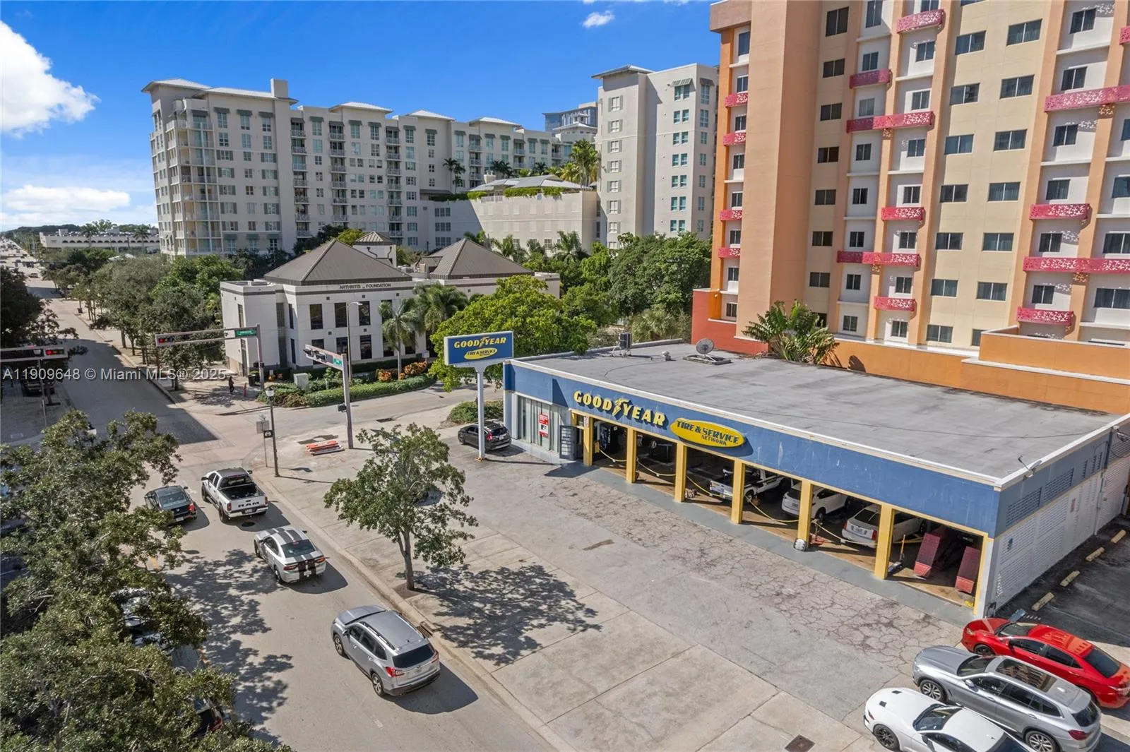 for sale at 515 S Dixie Hwy, West Palm Beach FL 33401