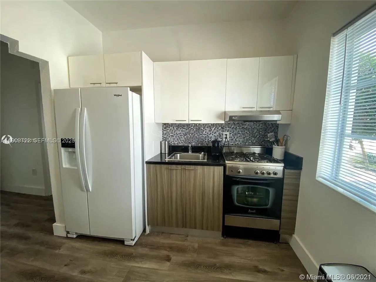 8415 Harding Ave # 5, Miami Beach FL 33141