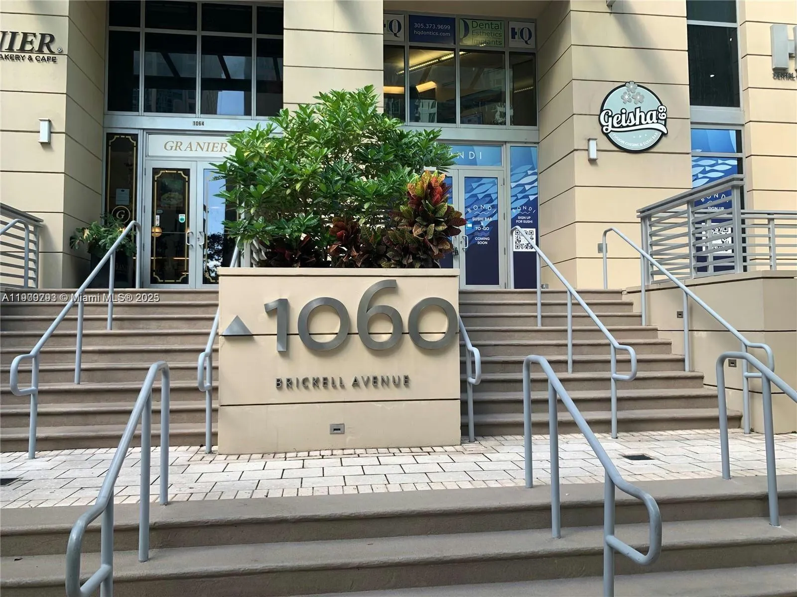 2 bedroom 2 bath for sale at 1060 Brickell Ave # 1701, Miami FL 33131