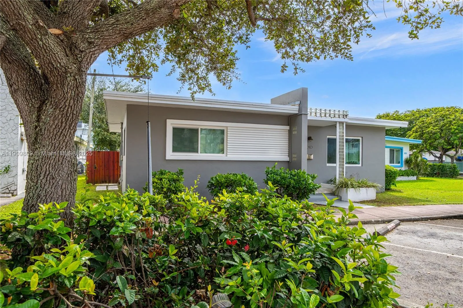 2010 Calais Dr, Miami Beach FL 33141