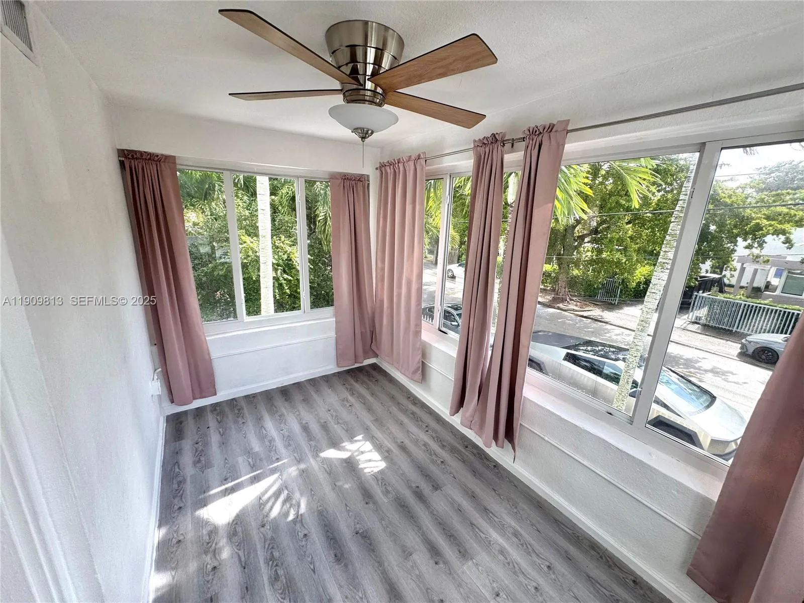 555 NE 70th St, Miami FL 33138