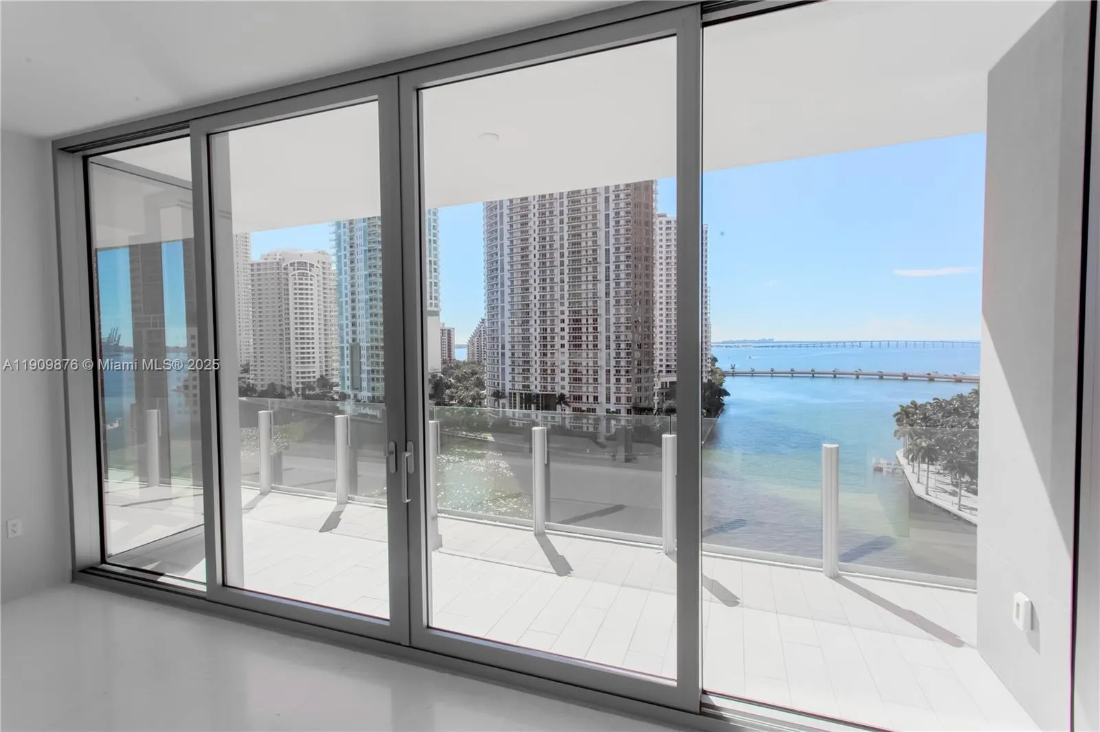2 bedroom 3 bath for sale at 300 Biscayne Blvd Way # 1003, Miami FL 33131