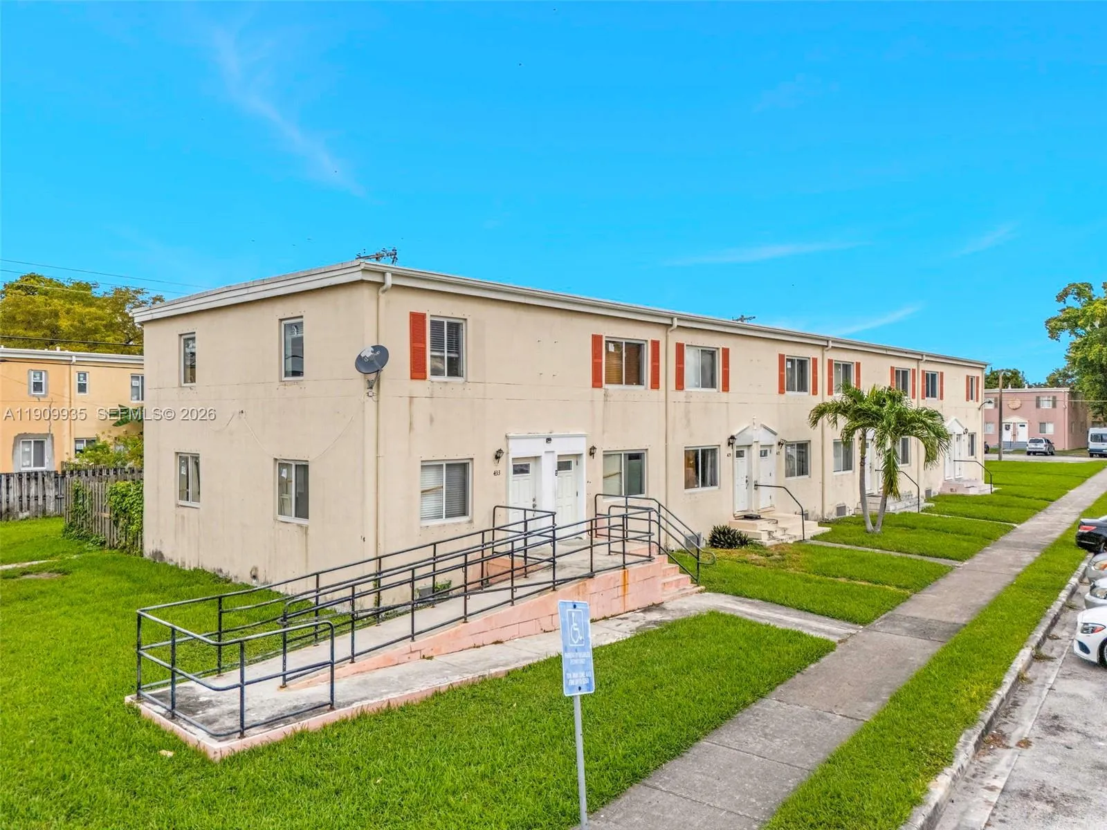 427 NW 84th Ter # 427, Miami FL 33150