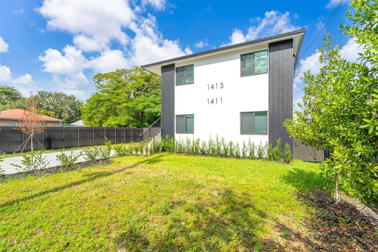 1411 NW 40th St, Miami FL 33142