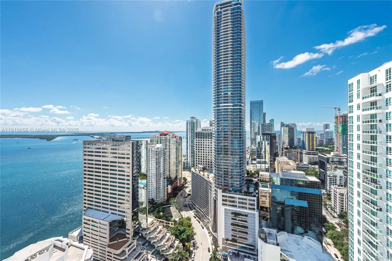 2 bedroom 2 bath for sale at 950 Brickell Bay Dr # 4007, Miami FL 33131