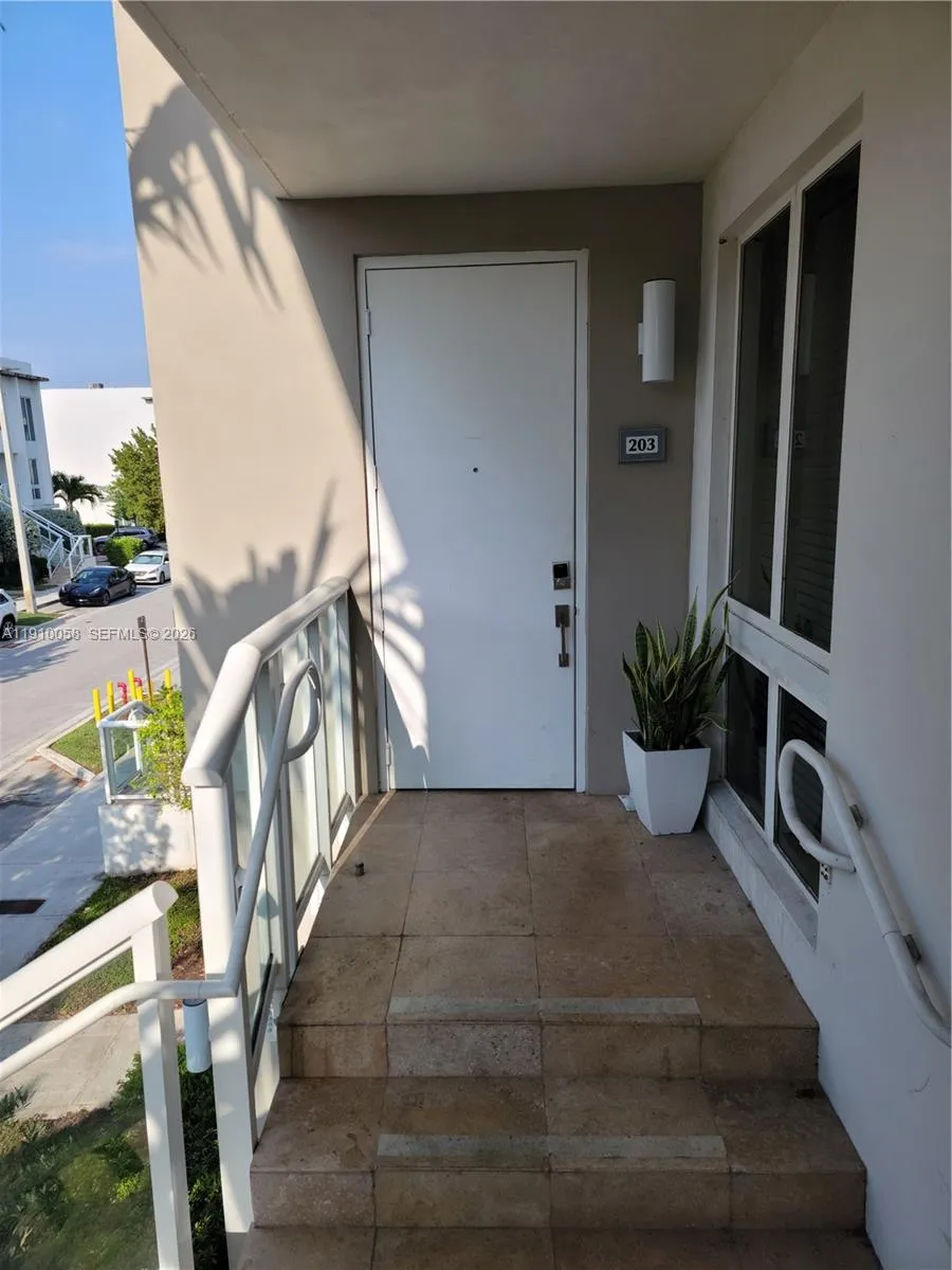 10280 NW 63rd Ter # 203, Doral FL 33178