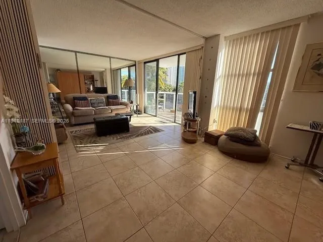3625 N Country Club Dr # 304, Aventura FL 33180