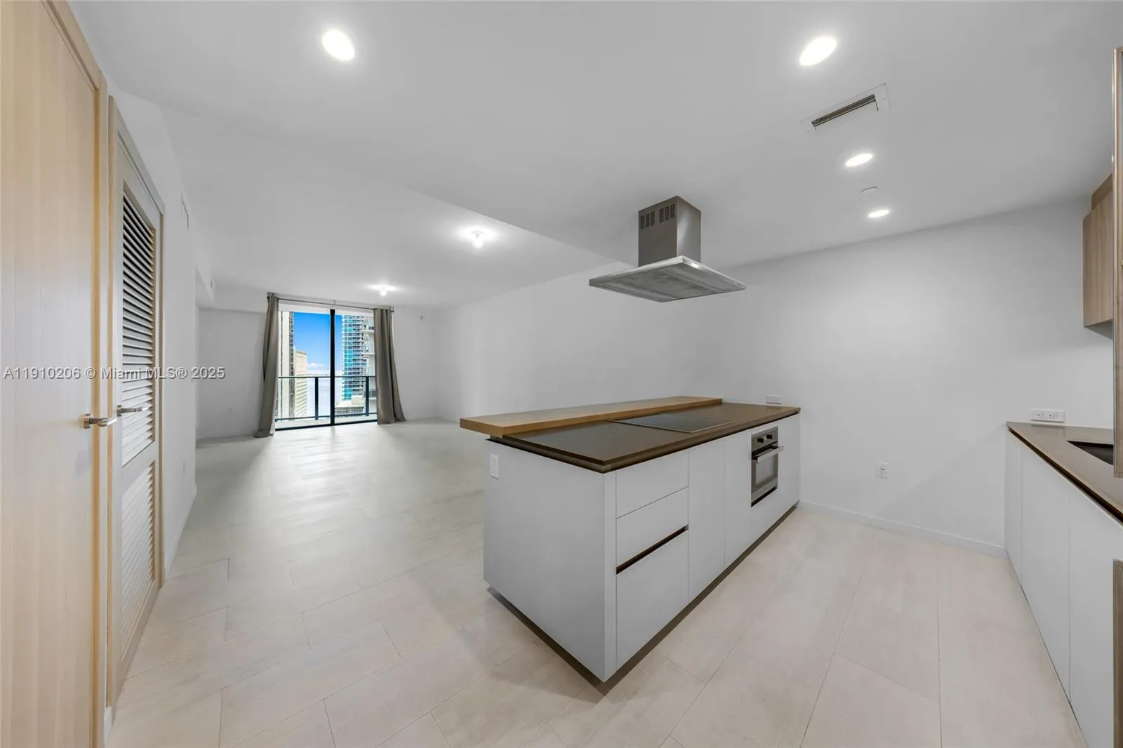 1000 Brickell Plz # 3103, Miami FL 33131