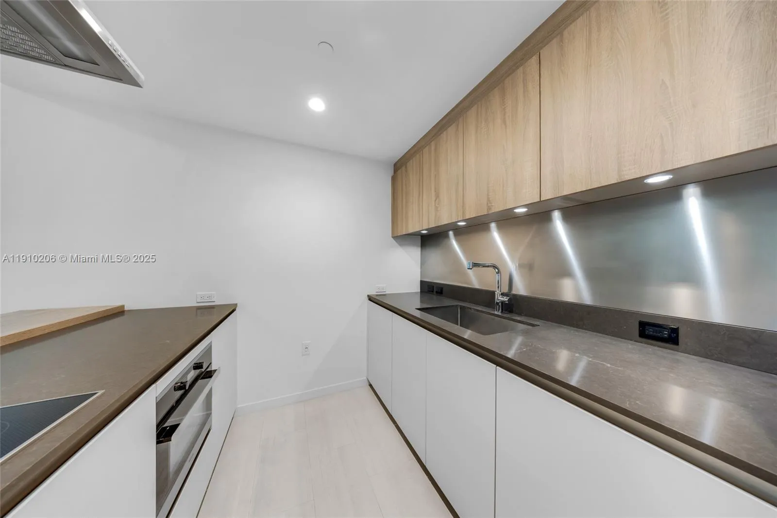 1000 Brickell Plz # 3103, Miami FL 33131