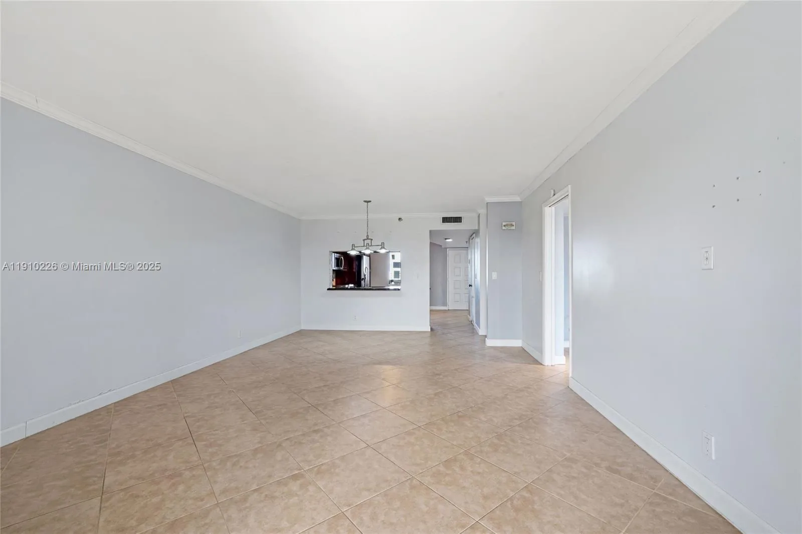 2206 S Cypress Bend Dr # 801, Pompano Beach FL 33069