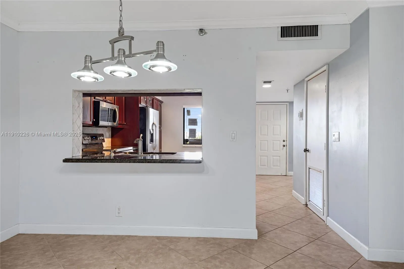 2206 S Cypress Bend Dr # 801, Pompano Beach FL 33069