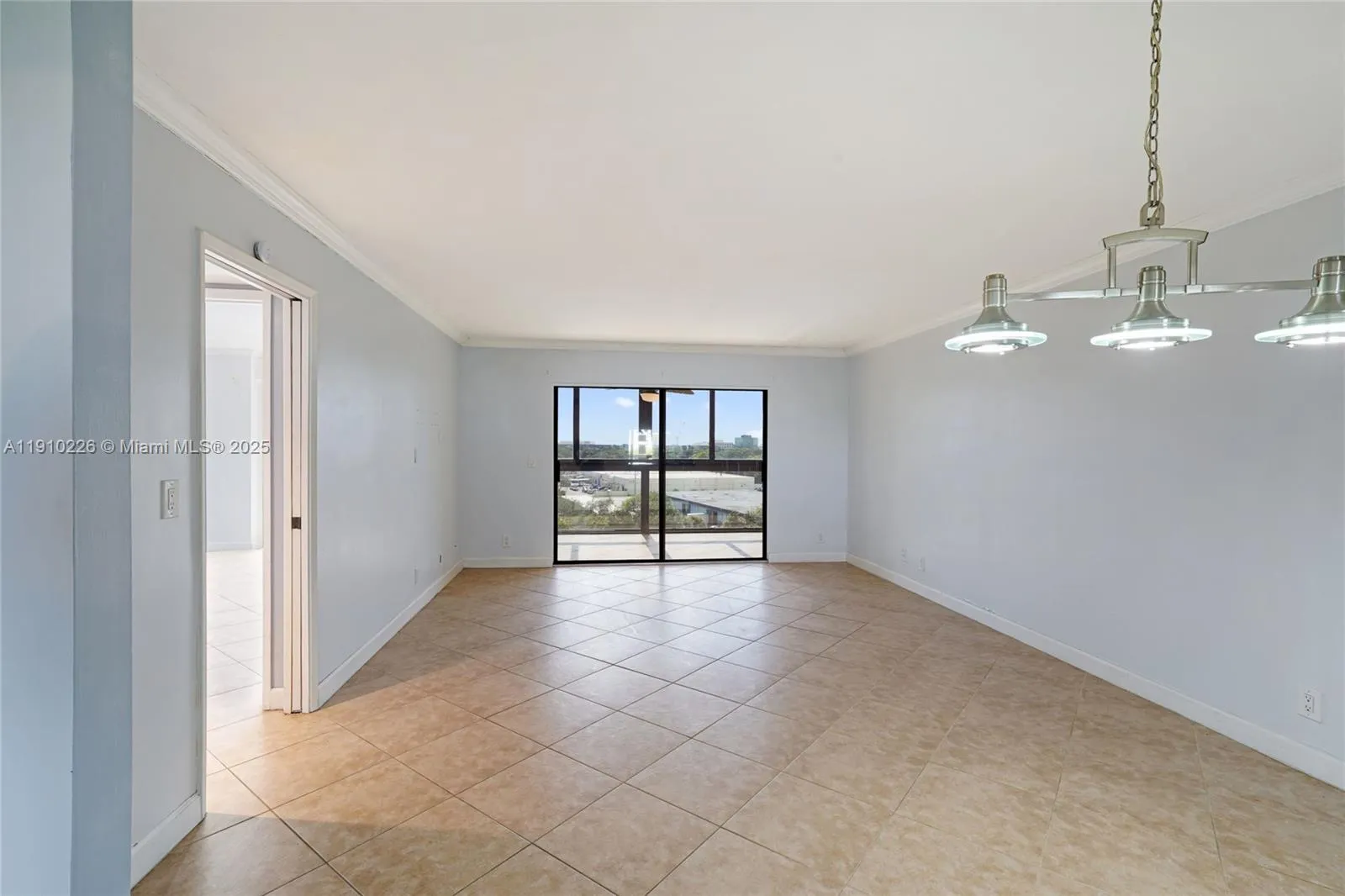 2206 S Cypress Bend Dr # 801, Pompano Beach FL 33069