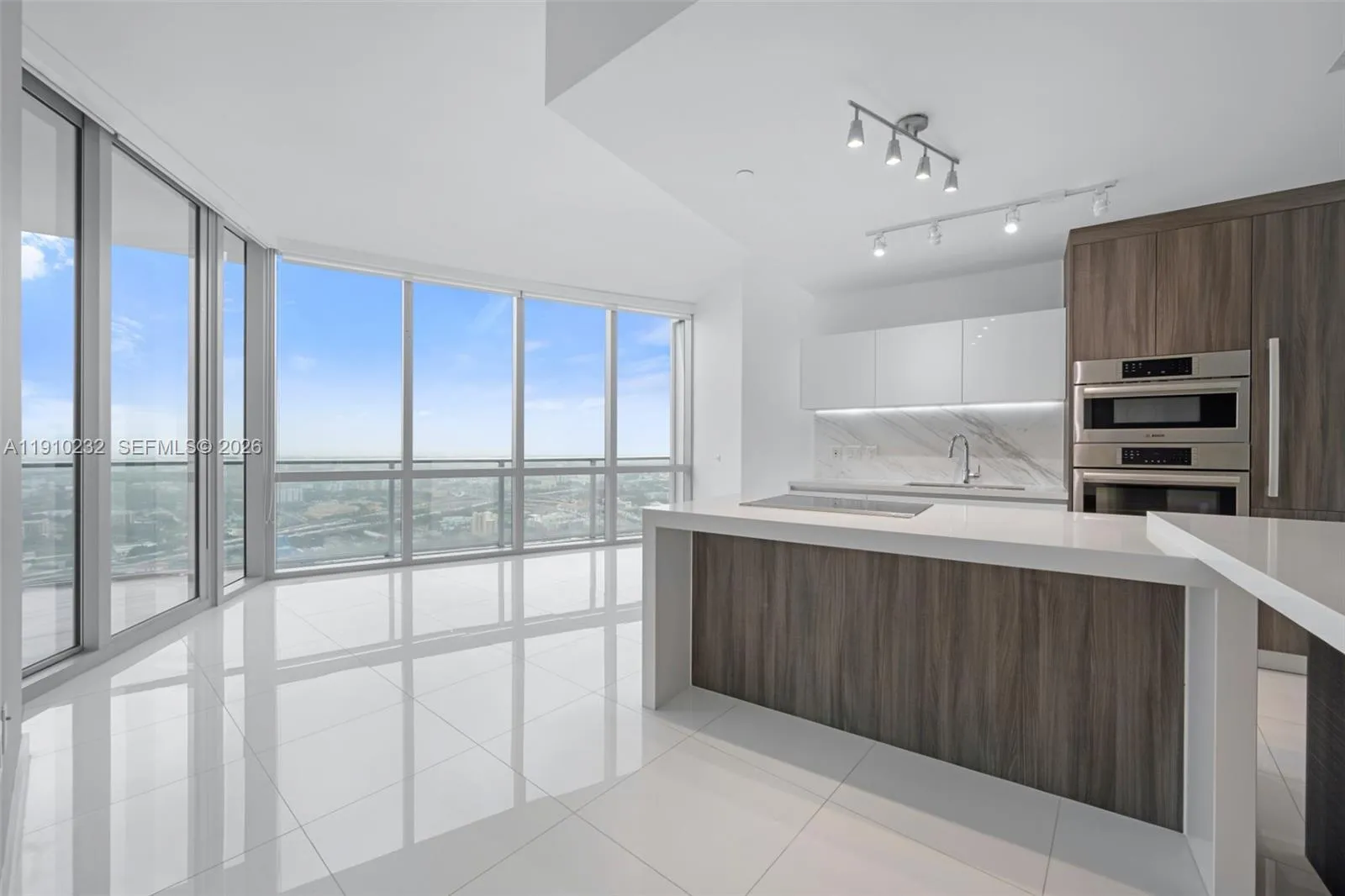 851 NE 1st Ave # 4204, Miami FL 33132