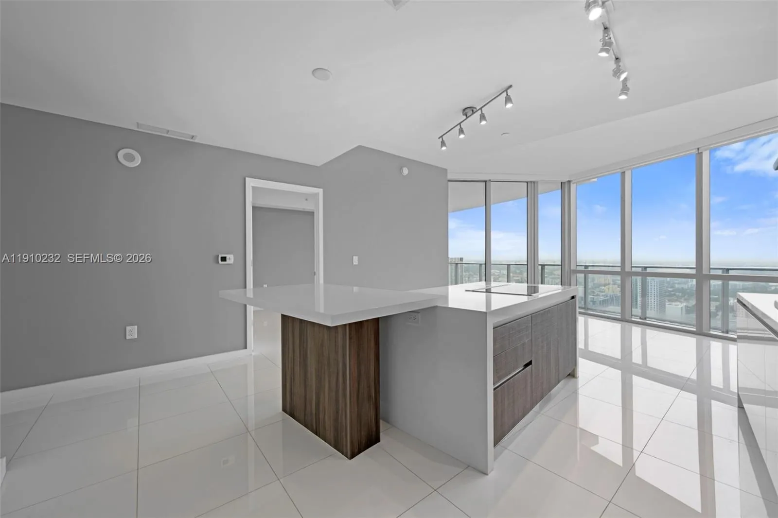 851 NE 1st Ave # 4204, Miami FL 33132