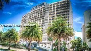 1 bedroom 1 bath for sale at 5401 Collins Ave # 1510, Miami Beach FL 33140