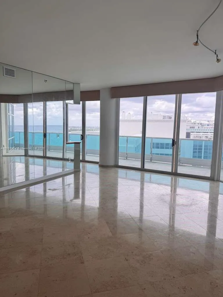 5025 Collins Ave # 1602, Miami Beach FL 33140