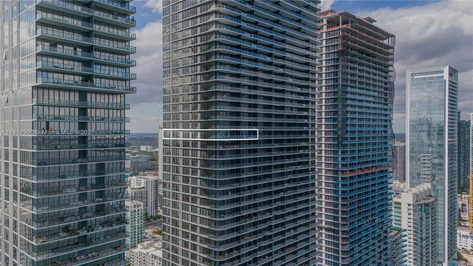 4 bedroom 5 bath for sale at 700 NE 24th St # 4407, Miami FL 33137